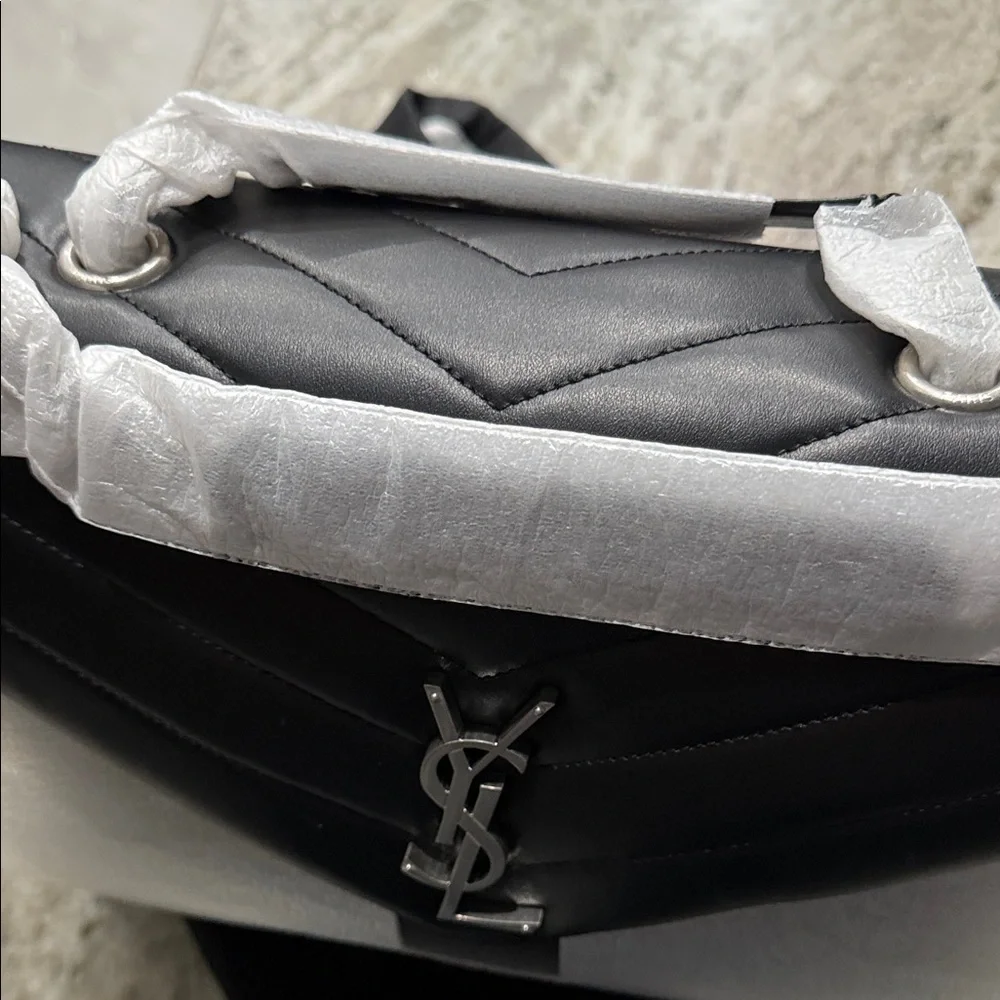 Saint Laurent Black medium Lou Lou - Picture 13 of 16